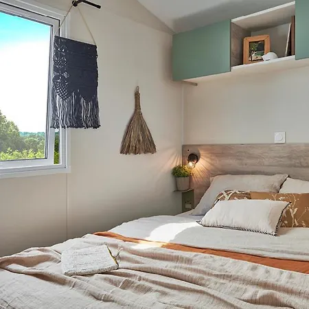 Le Suroit Κάμπινγκ 3*