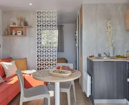 キャンプ場 Le Suroit