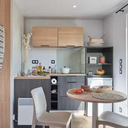 キャンプ場 Le Suroit 3*