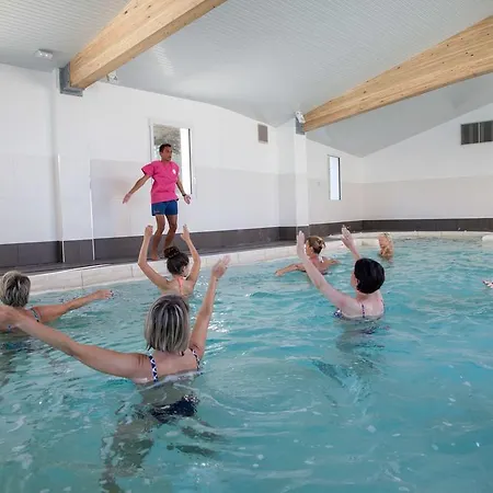 Κάμπινγκ Le Suroit 3*