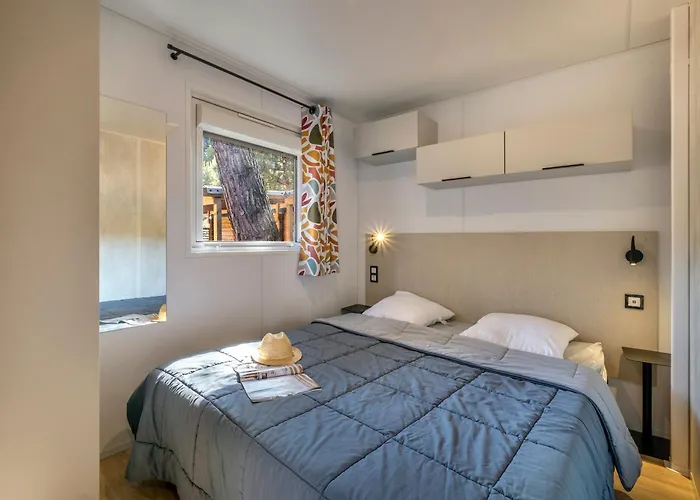 Campsite Le Suroit 3*