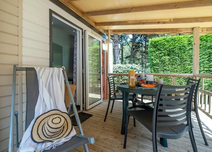 Campsite Le Suroit 3*